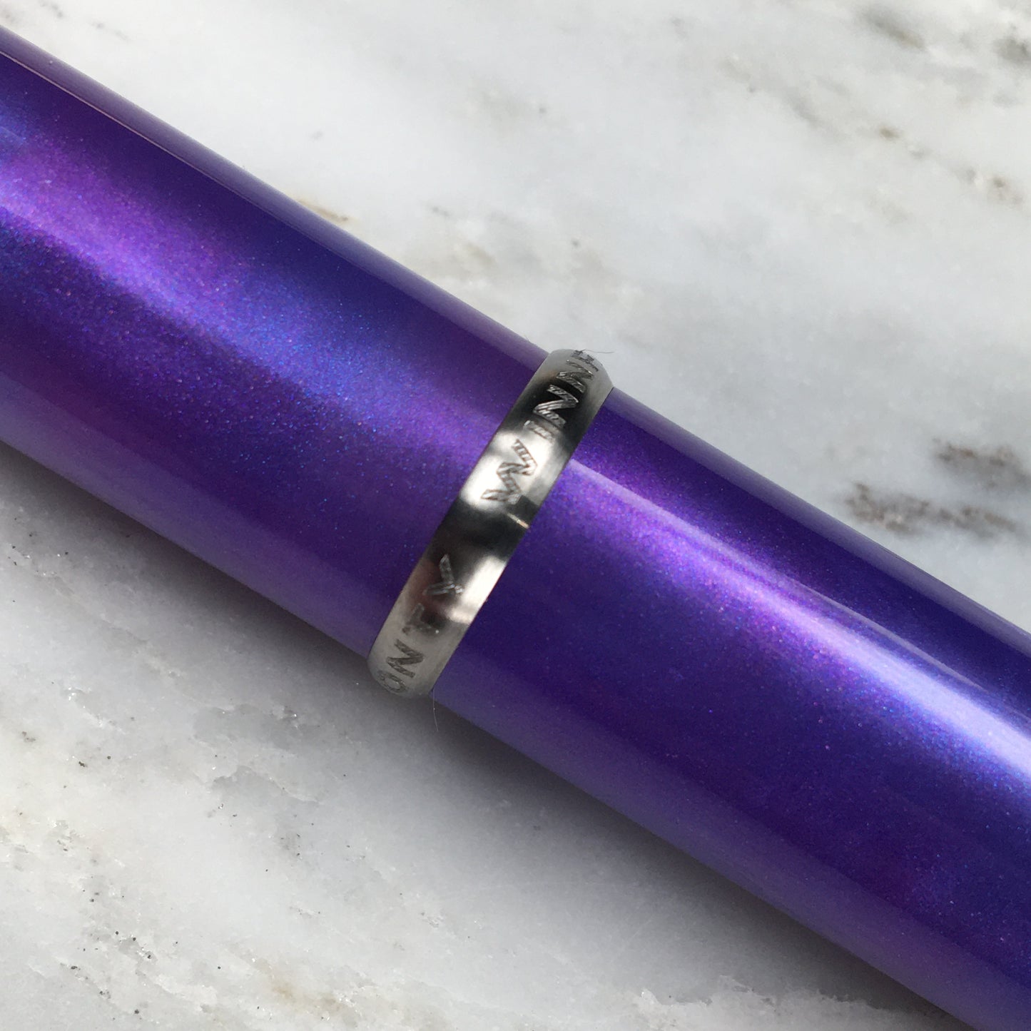 Model 3. Cigar-Style Fountain Pen with Titanium Rollstop. Alkaline.